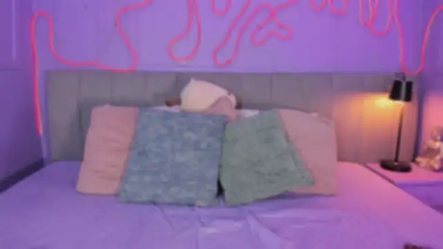 Snapshot of Mai_higurashi chatting on 11/28/25, 07:49 Mai higurashi online show from 11/28/25, 07:49