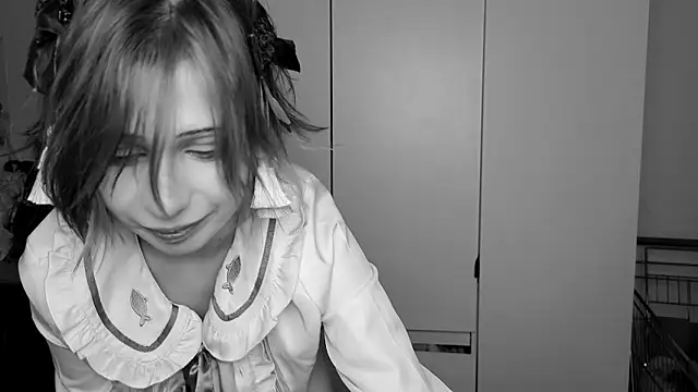 Moon Lollie  online show from 11/22/25, 11:04