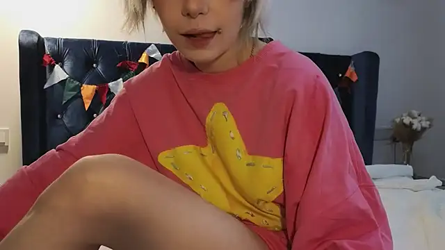 Moon Lollie  online show from 01/12/26, 08:08