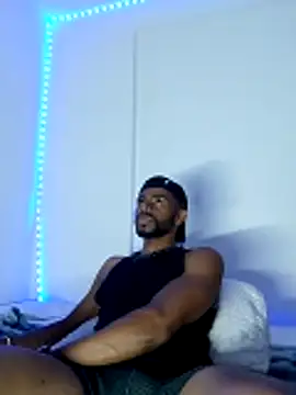 Snapshot of GerardSmitt chatting on 11/06/25, 02:01 GerardSmitt online show from 11/06/25, 02:01