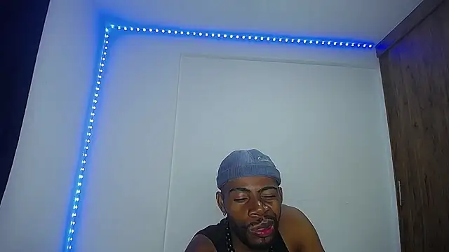 Snapshot of GerardSmitt chatting on 11/09/25, 01:15 GerardSmitt online show from 11/09/25, 01:15