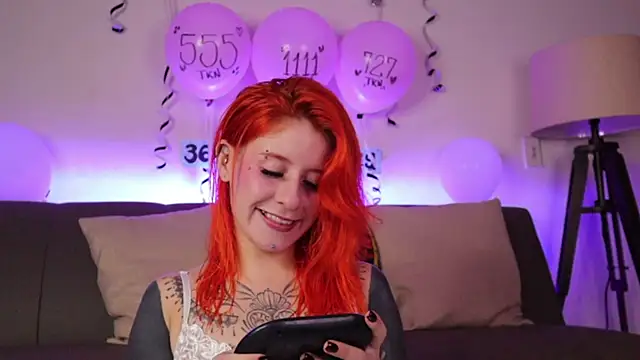 Snapshot of Daarlene chatting on 02/07/26, 02:37 Daarlene online show from 02/07/26, 02:37