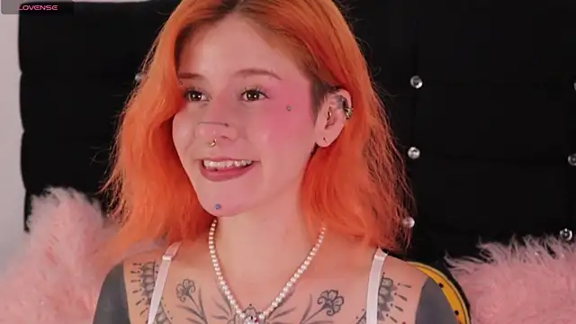 Snapshot of Daarlene chatting on 04/12/26, 09:53 Daarlene online show from 04/12/26, 09:53