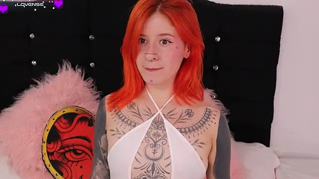 Snapshot of Daarlene chatting on 04/22/26, 11:50 Daarlene online show from 04/22/26, 11:50