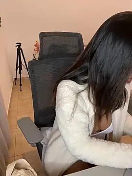 Snapshot of NaughtyMe chatting on 12/06/24, 09:24 NaughtyMe online show from 12/06/24, 09:24