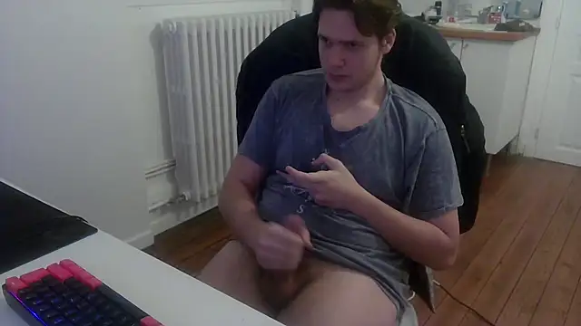 Snapshot of branlettemaster76 chatting on 12/12/24, 03:59 branlettemaster76 online show from 12/12/24, 03:59