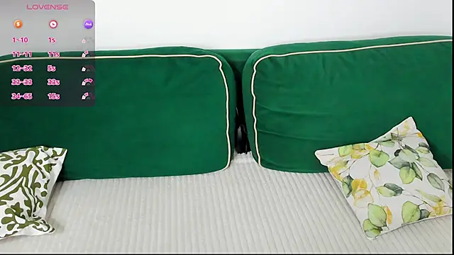 VanessaSmuth online show from 11/30/25, 01:53