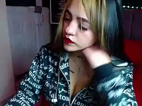 Violettasquirt online show from 01/24/25, 01:14