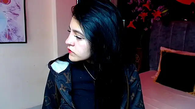 Violettasquirt online show from 12/01/25, 01:49