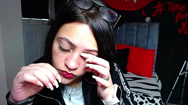 Violettasquirt online show from 03/24/26, 02:00