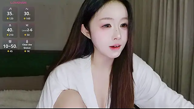 Snapshot of Hazel-11 chatting on 01/19/26, 01:59 Hazel-11 online show from 01/19/26, 01:59