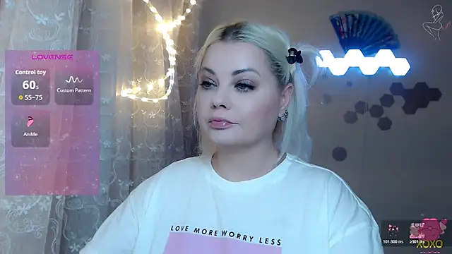 Snapshot of JewellKiss7 chatting on 12/01/25, 04:12 JewellKiss7 online show from 12/01/25, 04:12