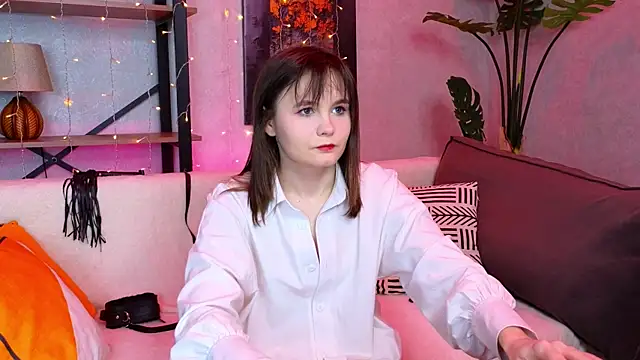 Snapshot of CiriRianonn chatting on 02/22/25, 04:18 CiriRianonn online show from 02/22/25, 04:18