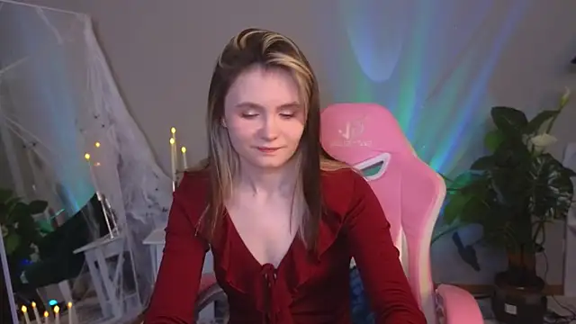 Snapshot of CiriRianonn chatting on 10/29/25, 04:37 CiriRianonn online show from 10/29/25, 04:37