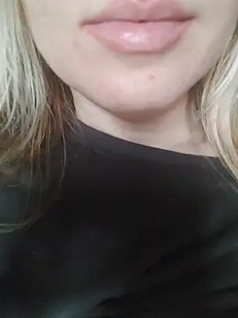 Snapshot of Linda_999 chatting on 01/03/25, 10:52 Linda 999 online show from 01/03/25, 10:52