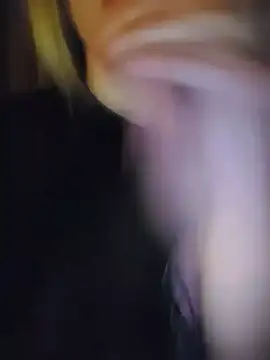 Snapshot of Linda_999 chatting on 01/06/25, 01:53 Linda 999 online show from 01/06/25, 01:53