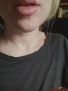 Snapshot of Linda_999 chatting on 01/31/25, 10:20 Linda 999 online show from 01/31/25, 10:20