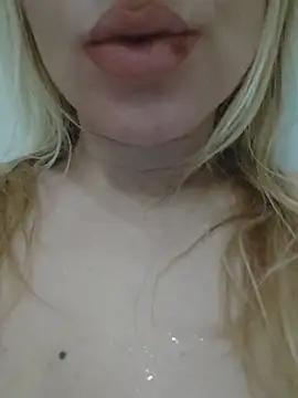 Snapshot of Linda_999 chatting on 02/20/25, 10:48 Linda 999 online show from 02/20/25, 10:48