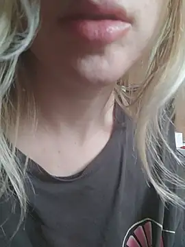 Snapshot of Linda_999 chatting on 03/03/25, 10:49 Linda 999 online show from 03/03/25, 10:49