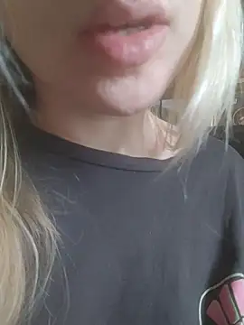 Snapshot of Linda_999 chatting on 03/04/25, 11:08 Linda 999 online show from 03/04/25, 11:08