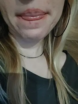 Snapshot of Linda_999 chatting on 03/09/25, 04:33 Linda 999 online show from 03/09/25, 04:33