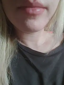 Snapshot of Linda_999 chatting on 03/13/25, 09:10 Linda 999 online show from 03/13/25, 09:10