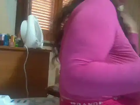 Snapshot of biuv chatting on 02/22/25, 12:29 biuv online show from 02/22/25, 12:29
