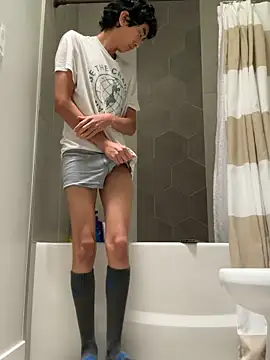 Snapshot of yfui221 chatting on 04/11/26, 08:57 yfui221 online show from 04/11/26, 08:57