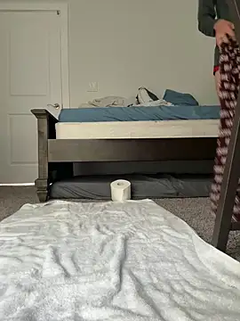 Snapshot of yfui221 chatting on 04/22/26, 08:21 yfui221 online show from 04/22/26, 08:21