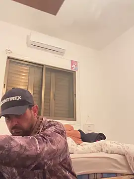 Snapshot of petan33 chatting on 12/19/24, 04:02 petan33 online show from 12/19/24, 04:02