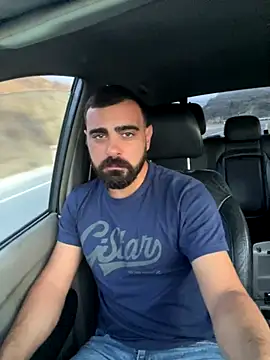 Snapshot of petan33 chatting on 11/01/25, 03:03 petan33 online show from 11/01/25, 03:03