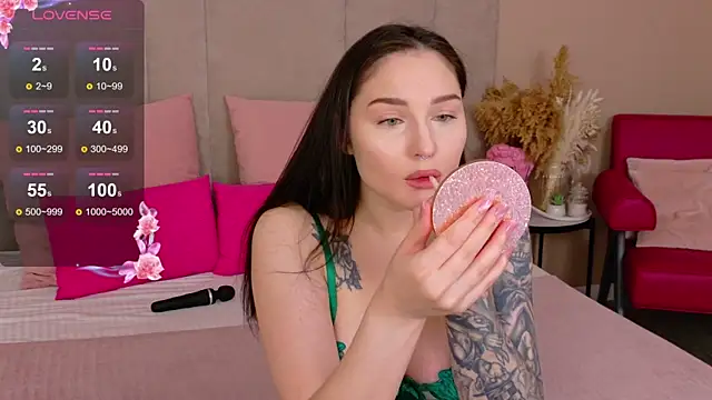 RoxiLester online show from 09/14/25, 05:06