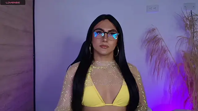 Snapshot of -Sofii_ chatting on 04/14/26, 05:52 -Sofii online show from 04/14/26, 05:52