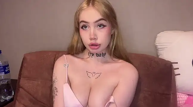 hanna cry baby online show from 02/18/25, 08:03