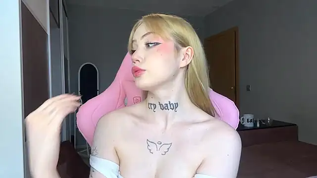 Snapshot of hanna_cry_baby chatting on 03/11/25, 12:28 hanna cry baby online show from 03/11/25, 12:28