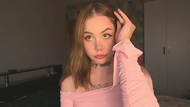 hanna cry baby online show from 09/28/25, 03:39