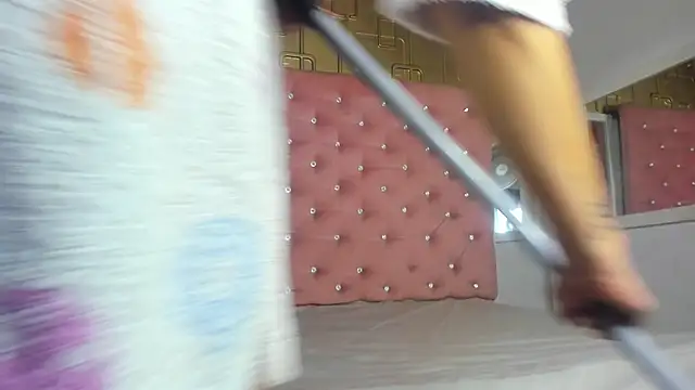 Snapshot of Molly_gomez_ chatting on 02/08/25, 10:40 Molly gomez online show from 02/08/25, 10:40