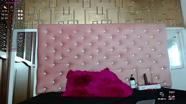 Snapshot of Molly_gomez_ chatting on 03/01/25, 07:37 Molly gomez online show from 03/01/25, 07:37