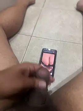 Snapshot of Dirty_08 chatting on 11/25/25, 11:32 Dirty 08 online show from 11/25/25, 11:32