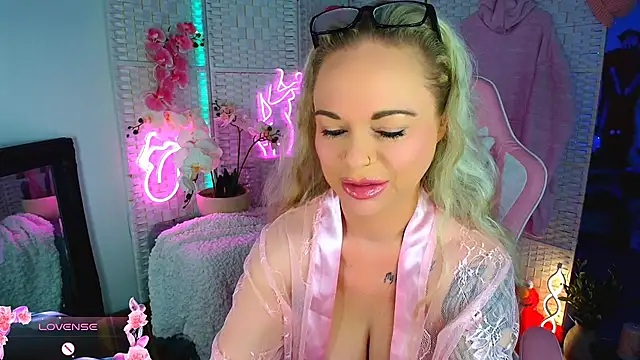 Snapshot of EllieKarrX chatting on 01/21/25, 09:25 EllieKarrX online show from 01/21/25, 09:25