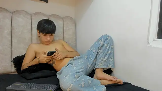 Snapshot of blue_baby20 chatting on 03/19/26, 04:49 blue baby20 online show from 03/19/26, 04:49