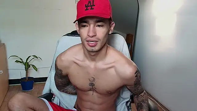 Snapshot of Damon__333 chatting on 12/14/25, 10:03 Damon 333 online show from 12/14/25, 10:03