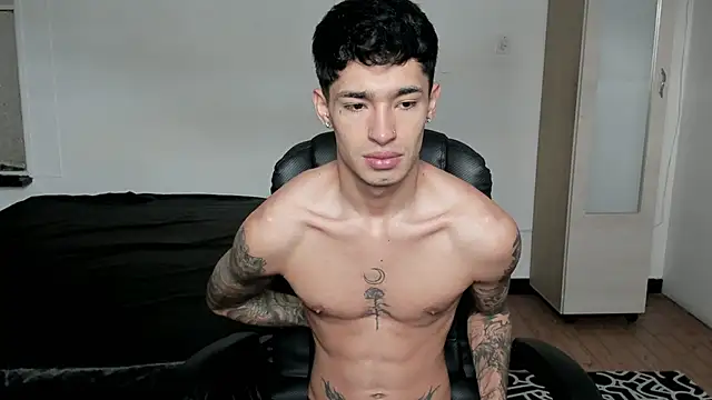 Snapshot of Damon__333 chatting on 02/05/26, 06:34 Damon 333 online show from 02/05/26, 06:34