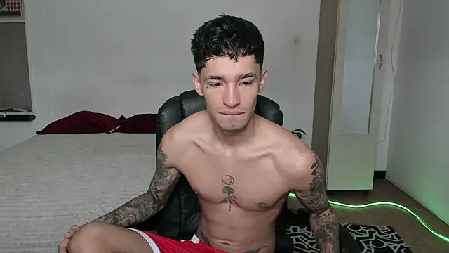 Snapshot of Damon__333 chatting on 03/29/26, 06:41 Damon 333 online show from 03/29/26, 06:41