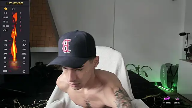 Snapshot of Damon__333 chatting on 07/17/26, 05:29 Damon 333 online show from 07/17/26, 05:29
