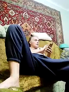 Snapshot of Pineapple04 chatting on 12/31/24, 06:24 Pineapple04 online show from 12/31/24, 06:24