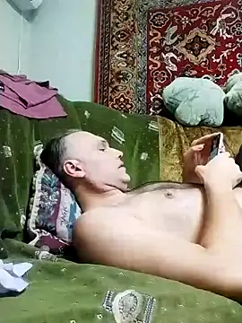 Snapshot of Pineapple04 chatting on 01/05/25, 02:08 Pineapple04 online show from 01/05/25, 02:08