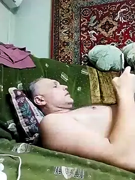 Snapshot of Pineapple04 chatting on 01/06/25, 07:24 Pineapple04 online show from 01/06/25, 07:24