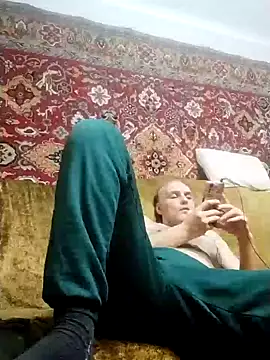 Snapshot of Pineapple04 chatting on 01/07/25, 02:19 Pineapple04 online show from 01/07/25, 02:19