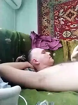 Snapshot of Pineapple04 chatting on 01/13/25, 01:17 Pineapple04 online show from 01/13/25, 01:17